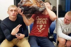 STRICAŢII DIN RUSIA au lovit năprasnic la final de an. Alcool, droguri şi creiere depravate. Galerie FOTO