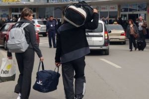 Dezastru social. Câţi tineri vor să emigreze din România. Care sunt motivele