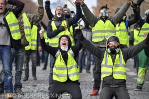 Protestele ''vestelor galbene'' continua in Franta. Noi victime