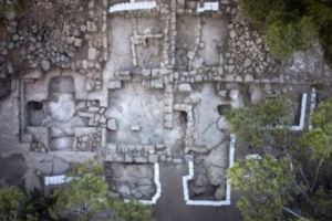 Hercule vechi de mii de ani, găsit în locuinţa unui bărbat din Alba. Unde intenţiona bărbatul să plaseze artefactul