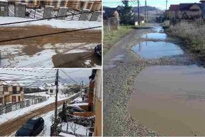 FOTO ȘTIREA TA: Drumuri ca-n Evul Mediu, pe străzile Șesuri şi Abrudului, din cartierul albaiulian Miceşti. Gropi, mizerie, noroi în loc de trotuare şi stradă asfaltată