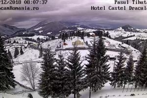 Iarna s-a instalat la munte. Cum se circulă pe DN 17