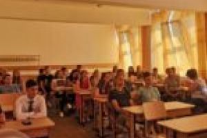 Profesorii vor fi învăţaţi să folosească tableta şi laptopul la clasă. Proiectul ar urma să fie implementat de Ministerul Educaţiei