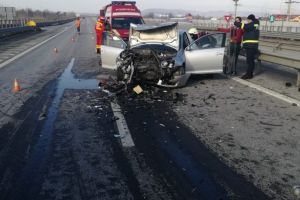 Accident rutier grav pe A1. Doua autoturisme, grav avariate dupa ce un sofer a gresit iesirea. Printre victime se aflau constanteni