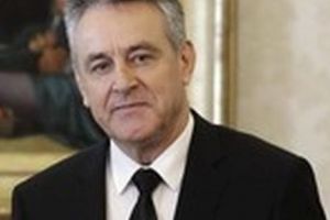 SOŢUL VIORICĂI DĂNCILĂ FACE BANI GREI LA PITEŞTI!