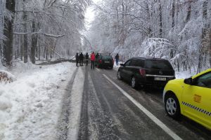 Drum blocat în zona Tismana!