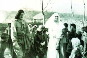 FOTO: Ținutele Reginei Maria din anul Marii Uniri, devenite simbol al celei mai importante perioade din istoria română