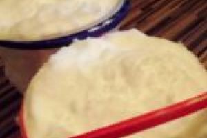 Caransebeşul, fără apă potabilă! Oamenii sunt nevoiţi să pună zăpada la topit dacă le e sete!