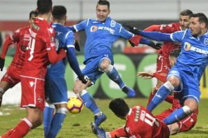 S-au făcut de râs în “Gropă”!