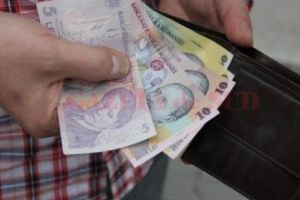 Oraşul din România în care un poliţist local câştigă un salariu de 8.650 lei, un şofer la primărie 5.200 lei, iar un portar 4.400 lei! Va fi revoltă în toată ţara