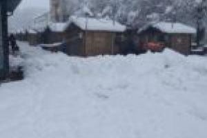 COD ALB de încasări. Comercianţii din Târgul de Crăciun al Caransebeşului îi amendează pe edili!