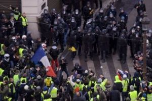 După „vestele galbene”, Franţa va fi zguduită de „GIROFARELE ALBASTRE”