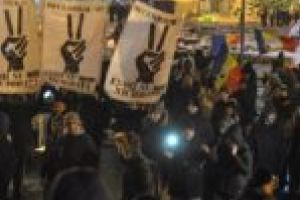 FOTO. Timişorenii îşi plâng eroii morţi la Revoluţie. Lumânări aprinse în centrul oraşului