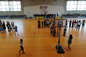 Peste 100 de copii făcuţi fericiţi în cadrul acţiunii caritabile „Şi Moşul joacă ...