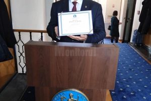 Ioan Pavăl, primarul din Dumbrăveni, a primit diploma „Meritul Academic” din partea ...