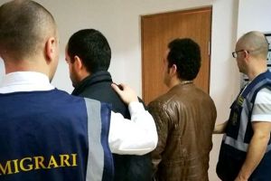 Sârbi angajaţi ilegal la o societate din Timiş depistaţi de poliţiştii de la Imigrări