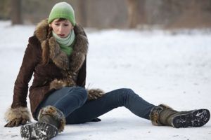 Avalanşă de oameni la urgenţă în Sibiu – Și-au rupt picioarele din cauza zăpezii