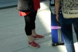 Ce a păţit o FEMEIE care voia să îi trimită CÂRNAȚI fiului ei stabilit în Spania
