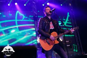 Liderului trupei Pragu’ de Sus, Călin Bârcean, într-un concert acoustic de poveste!