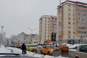 Taximetriştii, despre cum s-a circulat în Sibiu în weekend – „A fost prăpăd. Iadul alb!”