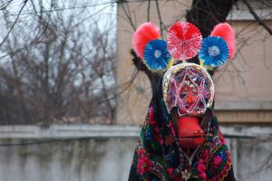 Pluguşor cu măşti, urşi şi capre, cu snoave, urături şi colinde de altădată