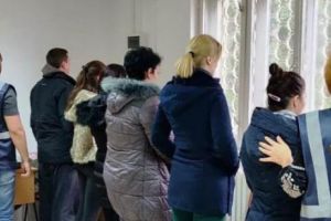 Sârbi prinşi lucrând la negru în România, expulzaţi sub escortă