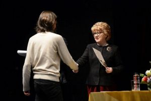 Sute de elevi cu performanţe la olimpiadele naţionale, premiaţi de primăria Sibiu