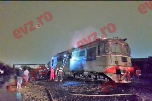 ALERTĂ la Constanţa. INCENDIU la LOCOMOTIVA unui tren de vagoane cu MOTORINĂ