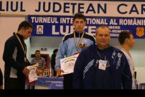 Un sportiv şi un antrenor din Braşov, la Gala Laureaţilor Federaţiei Române de Lupte