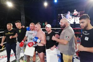 Luptatori la Viitorul Fantanele: Radu Medeleanu si elevul sau, Florin Soare, victoriosi in gala Colosseum Tournament, de la Timisoara (galerie foto) 