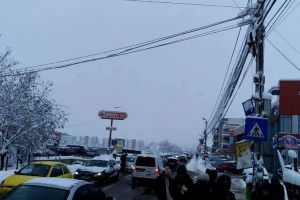 Locuitorii din Floreşti au rămas blocaţi în trafic. Peste două ore pentru a ajunge în Cluj