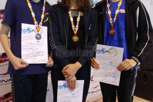 Înotătorii suceveni au urcat de 10 ori pe podiumul naţionalelor de poliatlon pentru cadeţi
