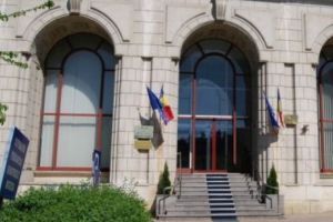 Ministerul Justiţiei a fost ATACAT cu pietre. Intervenţie de URGENŢĂ a jandarmilor
