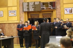 Salvatorii din Harghita trăiesc deja Crăciunul. Unii au primit colindători, alţii au plecat la colindat