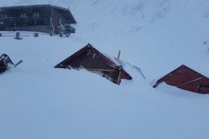 Avalanşă puternică la Bâlea Lac. A trecut pe lângă cabană
