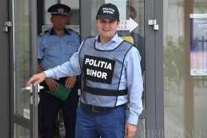 Fostul şef al Serviciului de Investigare a Criminalităţii Economice din Poliţia Bihor, Florian Sîrca, urmărit penal pentru corupţie