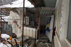 Judetul Neamt: Explozie intr-o gospodarie. Un batran, ranit (galerie foto)