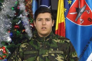 Primiti cu colindul? Un militar din Brigada 9 Mecanizata Marasesti