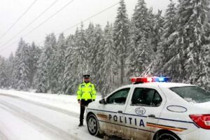 TOP 5: Ce NU trebuie să faceţi când conduceţi pe timp de iarnă