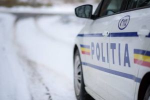 Maşină ieşită în decor! O victimă, încarcerată!