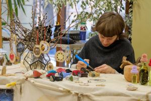 FOTO Maraton de conferinţe la Târgul de Carte şi Terapii Complemntare alterNativ