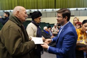 108 nunţi de argint sărbătorite într-un singur loc