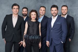 FOTO Cartea „România, te iubesc”, lansată la Sibiu – Aplauze din inimă de la zeci de sibieni