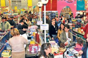 Cât cheltuie românii pentru cadourile de Crăciun