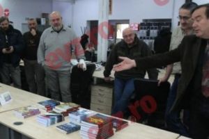 O să rămâi MASCĂ! Uite câţi cititori de CARTE BUNĂ mai sunt în ROMÂNIA! Scriitorul LUCIAN CIUCHIȚĂ, lansare în redacţia „Evenimentului zilei”