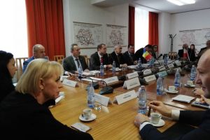 Senatorul Cârciumaru a primit la Parlament o delegaţie poloneză