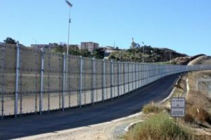 TRUMP nu RENUNŢĂ. Zidul de la graniţa cu MEXICUL se va CONSTRUI