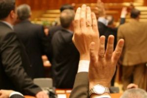 Noua LEGE a PENSIILOR a fost VOTATĂ. News alert