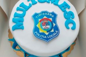 Cadou de sărbători pentru Poliţia Locală: un tort personalizat şi o scrisoare de mulţumire