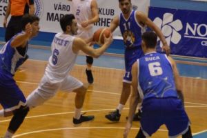 Sub coş, fără pauză